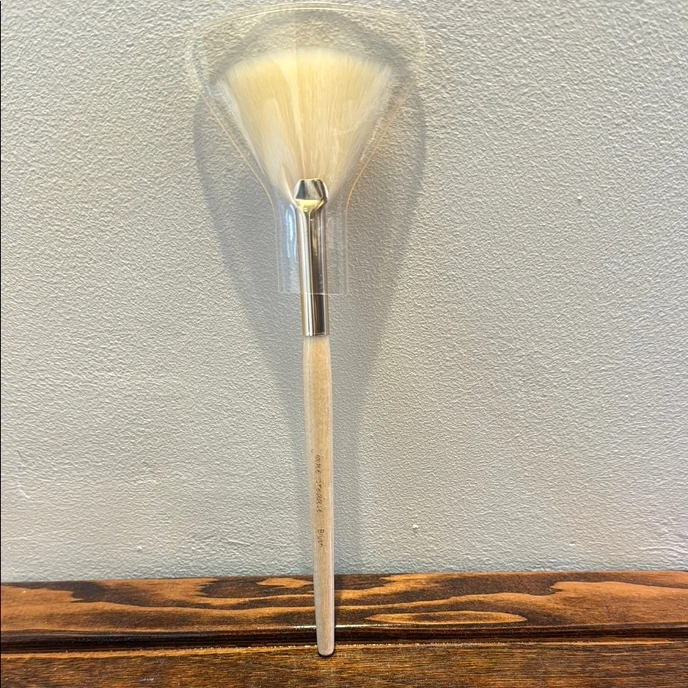 Large Fan Makeup Brush in Natural Beige and Silver